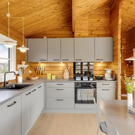 Awarth - 500m From The Sea By Interhome